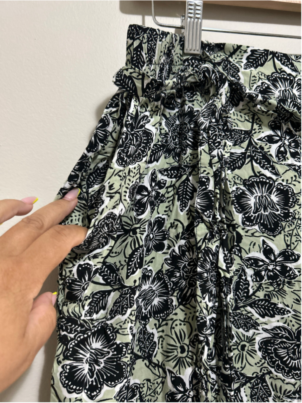 Wide Leg Pants Green Black Floral Print - Picture 4 of 11